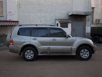 2003 Mitsubishi Montero Pictures