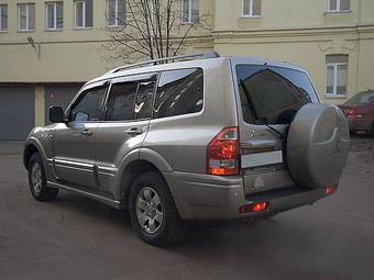 2003 Mitsubishi Montero Pictures