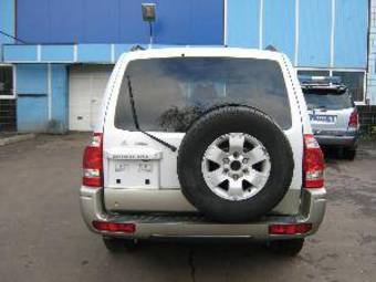 2003 Mitsubishi Montero Pictures