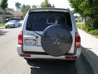 2003 Mitsubishi Montero Images