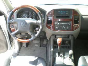 2003 Mitsubishi Montero Pictures