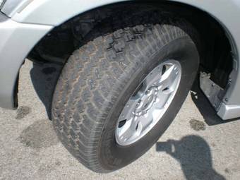 2003 Mitsubishi Montero Photos