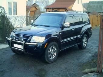 2003 Mitsubishi Montero Pictures