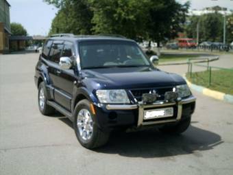 2003 Mitsubishi Montero Pictures