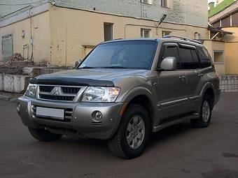 2003 Mitsubishi Montero Pictures