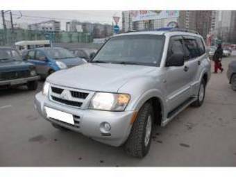 2003 Mitsubishi Montero Pictures