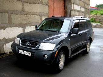 2003 Mitsubishi Montero Images