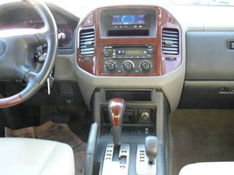 2003 Mitsubishi Montero Pictures