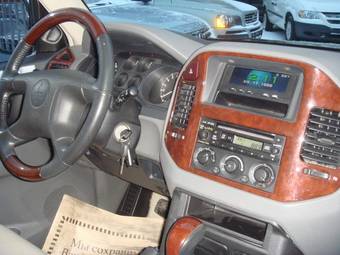 2003 Mitsubishi Montero Pictures