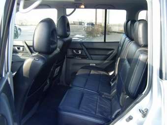 2004 Mitsubishi Montero Pictures