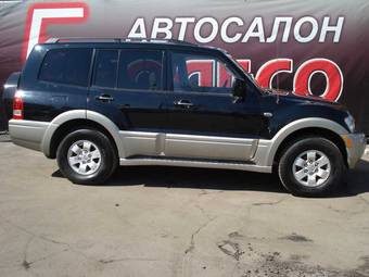 2004 Mitsubishi Montero Pictures
