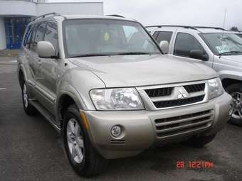 2005 Mitsubishi Montero Pictures