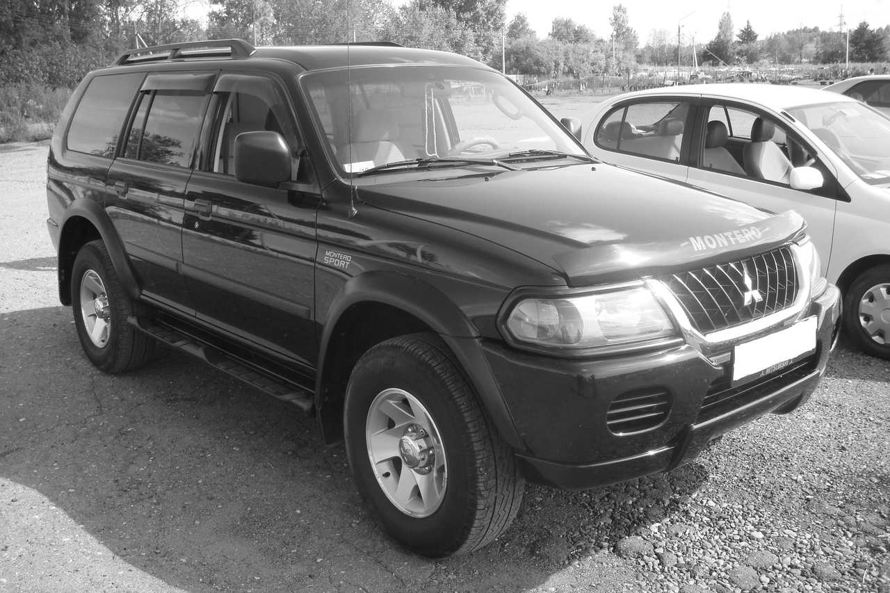2005 Mitsubishi Montero