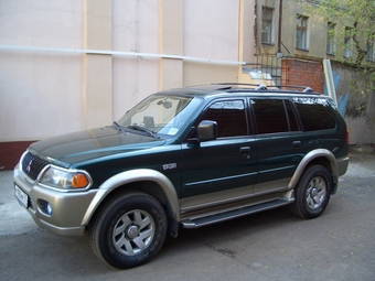 2000 Mitsubishi Montero Sport