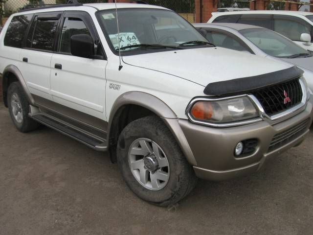 2000 Mitsubishi Montero Sport