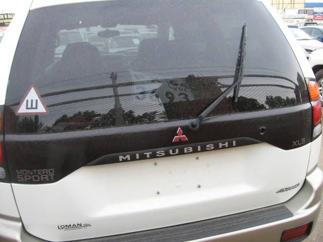 2000 Mitsubishi Montero Sport