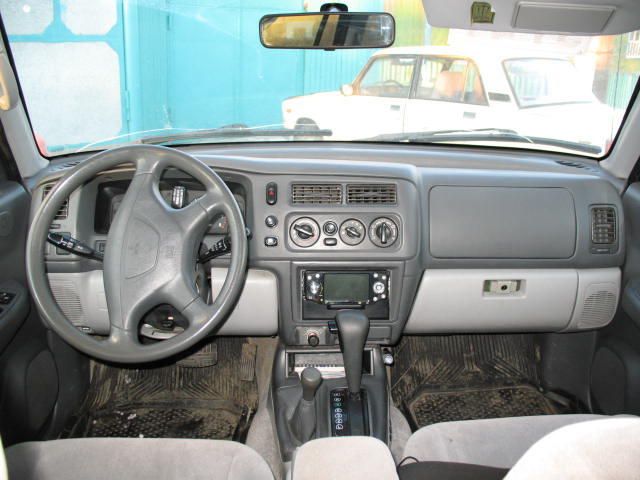 2000 Mitsubishi Montero Sport