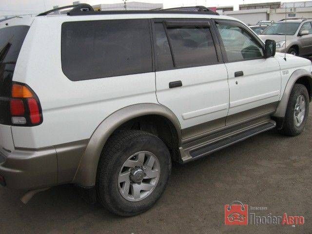 2000 Mitsubishi Montero Sport