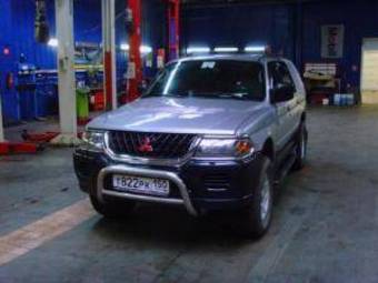 2000 Mitsubishi Montero Sport Images