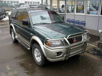 2000 Mitsubishi Montero Sport Pictures