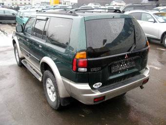 2000 Mitsubishi Montero Sport Pictures