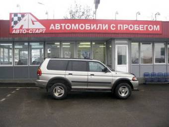 2000 Mitsubishi Montero Sport Pictures