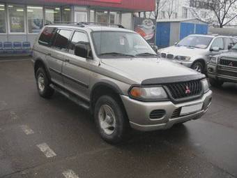 2000 Mitsubishi Montero Sport Pics