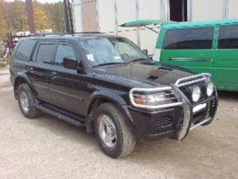 2000 Mitsubishi Montero Sport Pictures