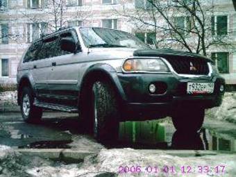 2000 Mitsubishi Montero Sport Pictures