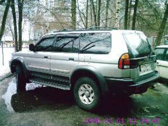 2000 Mitsubishi Montero Sport Photos