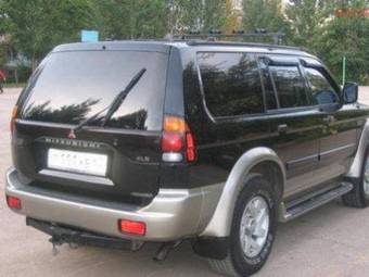2000 Mitsubishi Montero Sport Photos