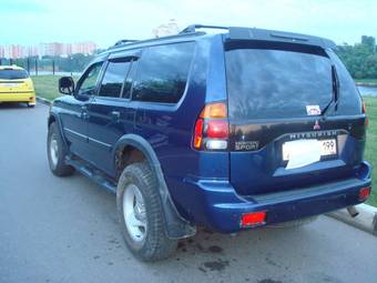 2000 Mitsubishi Montero Sport Pics
