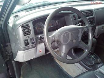2000 Mitsubishi Montero Sport Photos
