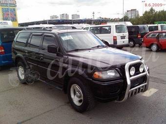 2000 Mitsubishi Montero Sport Photos