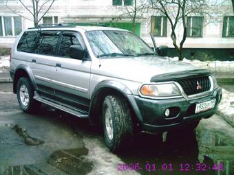 2000 Mitsubishi Montero Sport Photos