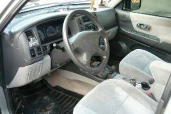 2000 Mitsubishi Montero Sport Pictures