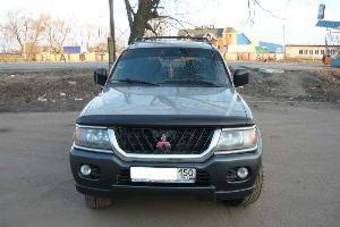 2000 Mitsubishi Montero Sport Pictures