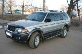 2000 Mitsubishi Montero Sport Photos
