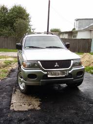 2000 Mitsubishi Montero Sport Photos