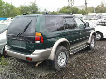 2000 Mitsubishi Montero Sport Pictures