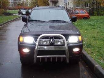 2001 Mitsubishi Montero Sport Photos