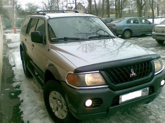 2001 Mitsubishi Montero Sport Photos