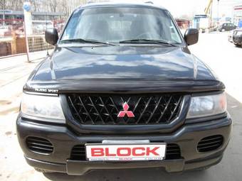 2001 Mitsubishi Montero Sport Pictures