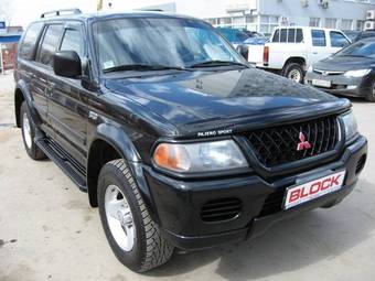 2001 Mitsubishi Montero Sport Photos