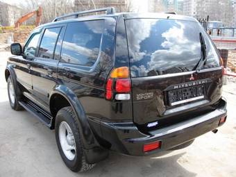 2001 Mitsubishi Montero Sport Photos