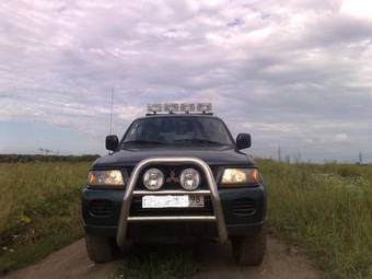 2001 Mitsubishi Montero Sport Pictures