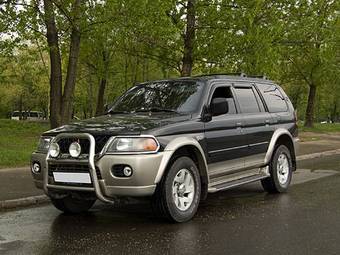 2001 Mitsubishi Montero Sport Images