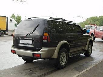 2001 Mitsubishi Montero Sport Pictures