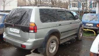 2001 Mitsubishi Montero Sport Pictures