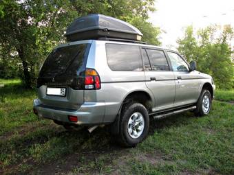 2001 Mitsubishi Montero Sport Pictures